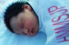 Bebê abandonado em caixa de sapatos é filho de irmãos