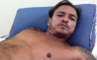 Ator da Globo que apareceu em site pornográfico diz que é bissexual
