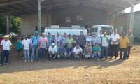 Candói - Comunidade Ilha do Cavernoso recebe caminhão para coleta de leite