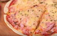 Pizza de tapioca: receita com massa levinha que despenca as calorias do prato