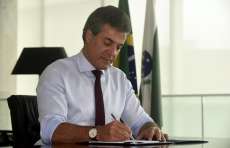 Richa anuncia pagamento antecipado dos salários de outubro dos servidores
