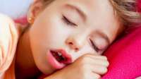 Dormir de boca aberta pode indicar problemas de saúde. Confira!