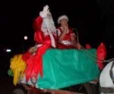 Nova Laranjeiras - Municipio realiza grande festa para a chegada do Papai Noel