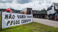 Cresce número de protestos dos caminhoneiros pelo interior do Paraná