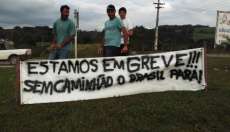 Sob risco de multa, caminhoneiros bloqueiam rodovias; no Paraná há 56 pontos