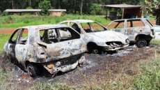 Carros da Unioeste são incendiados em chácara