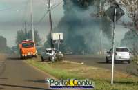 Laranjeiras - Incêndio em matagal atrapalha a visibilidade no bairro Presidente Vargas