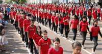 Palmital - Milhares de pessoas prestigiam desfile de 7 de Setembro