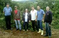 Candói - Equipe de Santa Catarina certifica pomares orgânicos na Ilha do Cavernoso
