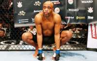 Rede Globo deve transmitir luta de Anderson Silva....com atraso...de novo