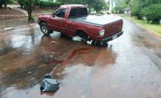 Mulher morre após capotar caminhonete