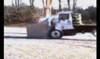 Será que uma pedra consegue parar um caminhão a 48 km/h? Veja o vídeo