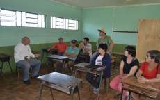Pinhão - Vice-prefeito e secretário de Saúde participa de reunião na comunidade de Pinhalzinho
