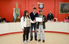 Catanduvas - Casal de agricultores recebe homenagem na Câmara de Vereadores