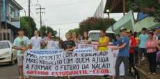 Cantagalo - Passeata mostrou apoio da comunidade à greve na Educação