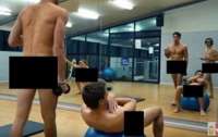 Chega ao Brasil academia onde os usuários poderão malhar sem roupa