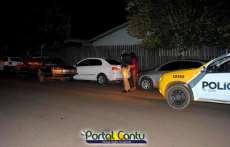 Laranjeiras - Veiculo colide contra Voyage estacionado após ter problemas mecânicos.