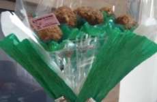 Após buquê de coxinha, empresária lança buquê de costela