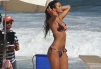 Marquezine desbanca musas e vence concurso de bumbums