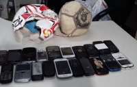 Polícia apreende 20 celulares dentro de bolas de futebol em presídio