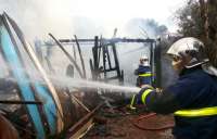 Laranjeiras - Homem provoca incêndio que atinge três casas no bairro Presidente Vargas