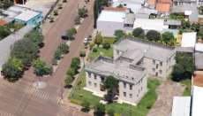 Laranjeiras - Sirlene Svartz assina na segunda dia 25 termo de cessão de uso do prédio do antigo Fórum Estadual