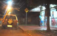 Laranjeiras - Assaltante armado rende comerciante e PM é acionada