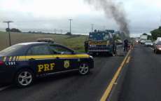Ladrões param carro-forte em rodovia para assalto no Paraná