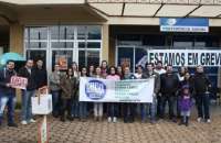 Laranjeiras - Nesta terça dia 21, funcionários do INSS e UFFS realizaram manifestação