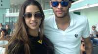 Fã tira foto com Neymar e zomba de Marquezine