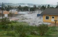 Laranjeiras - Forte chuva de granizo atinge a cidade na tarde deste domingo dia 22