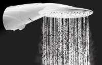 Brasileiro cria ‘chuveiro infinito’ que recicla água e permite banho com apenas 10 litros
