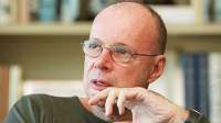 Autor Gilberto Braga é acusado de assediar estudante em academia