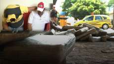Três Barras - Polícia Rodoviária intercepta carro paraguaio com mais de 100 Kg de maconha