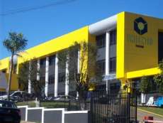 Servidores e docentes da Unicentro entram em greve por reajuste salarial