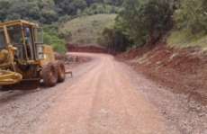 Nova Laranjeiras - Readequação da estrada rural que liga o Distrito de Guaraí ao Paiquerê