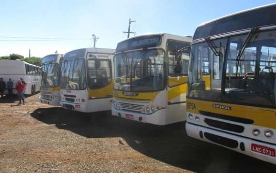 Pinhão - Comissão faz vistoria nos novos ônibus adquiridos pela Prefeitura
