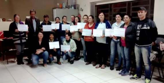 Goioxim - Professores recebem certificados de Programa Nacional