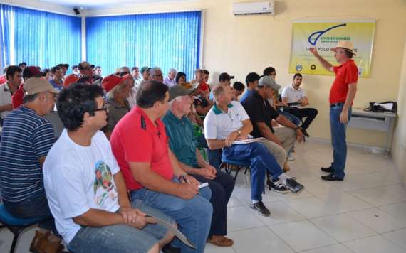 Pinhão - Secretaria de Agricultura realiza o 1º Encontro de Apicultores