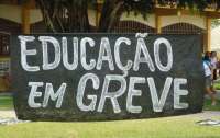 Professores paranaenses aprovam greve para o próximo dia 26 no Paraná