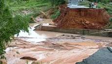 Nove estradas do Paraná têm bloqueios por conta da chuva. Confira