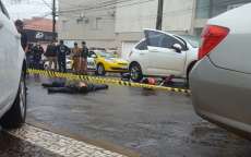 Dois morrem baleados em troca de tiros com a PM