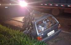 Homem morre em acidente entre carro e caminhão na PR-483