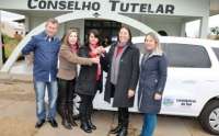 Laranjeiras - Para melhorar condições de trabalho, prefeitura entrega carro zero quilômetro ao Conselho Tutelar