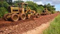 Pinhão - Secretaria de Transporte desenvolve trabalho de melhorias em estradas e construção de pontes no interior