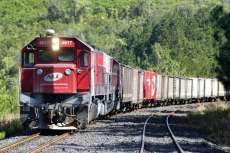 Corpo dilacerado em linha de trem não foi identificado