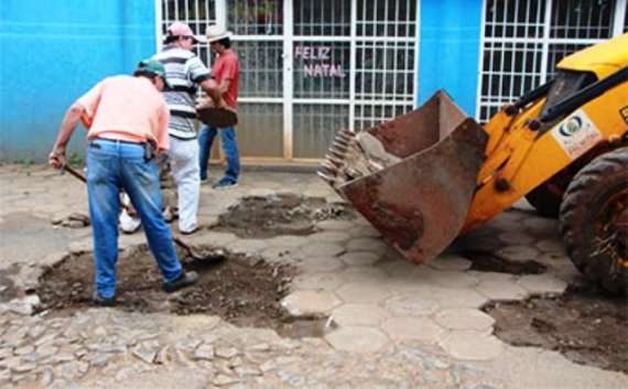 Palmital - Prefeitura reforça operação tapa-buracos em trechos que se encontram com o asfalto comprometido