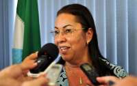 Laranjeiras - Prefeita Sirlene Svartz corta em 20% seu salário e do primeiro escalão do governo