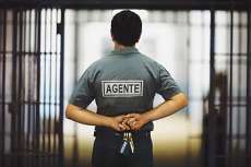 Justiça proíbe greve de agentes penitenciários