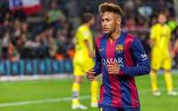 Neymar se despede dos companheiros e Barcelona confirma pedido de transferência